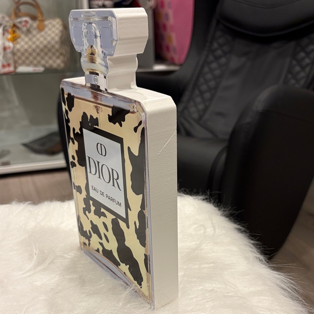 New Wood Home Decor Dior Eau de Parfum with Black and Gold Pattern - Picture 2 of 3